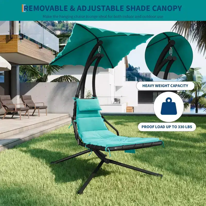 Chaise longue d'extérieur style hamac avec parasol, structure en acier courbé et coussins moelleux, parfaite pour les patios, les jardins et les bords de piscine.