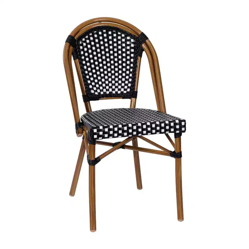 Table et chaises style bistrot — Comprenant un plateau en verre et une fabrication en osier PE